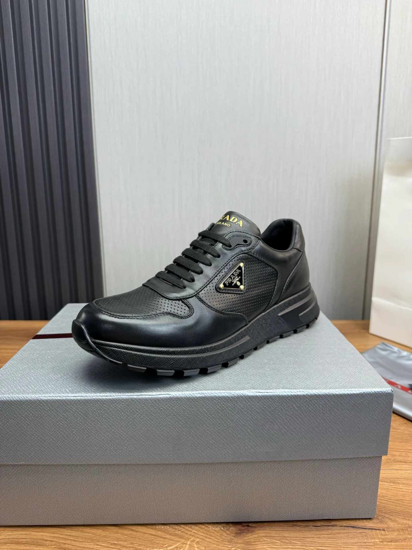 Men's shoes 💰580💰 [PRADA] Men's shoes are popular in the counter, official website is synchronized, 1 high-quality shipment ✔️Original cowhide punching + cowhide lining, 1🆚1 replica, original sole, 38-45 (45 customized, non-refundable)
